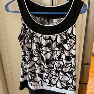 NWT black and white sleeveless top